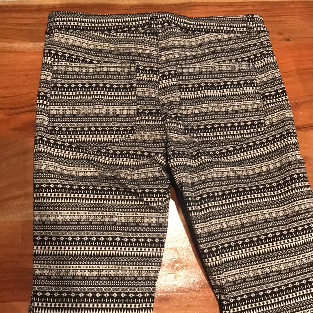 H&M Aztec printed jeans - Picture 3 of 5